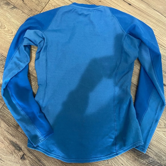 Patagonia capilene 3 base layer. Beautiful blue. Excellent condition. Small - Picture 2 of 6